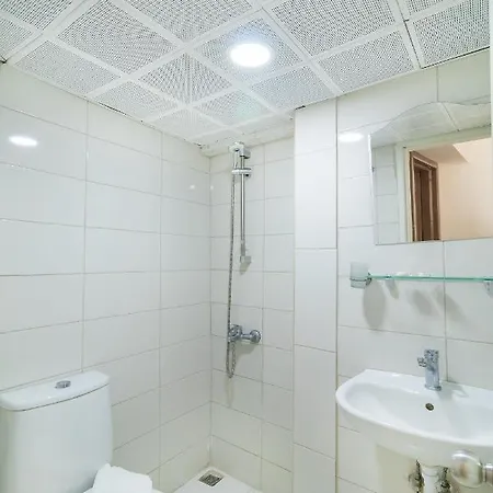 Near To Center And マルマリス